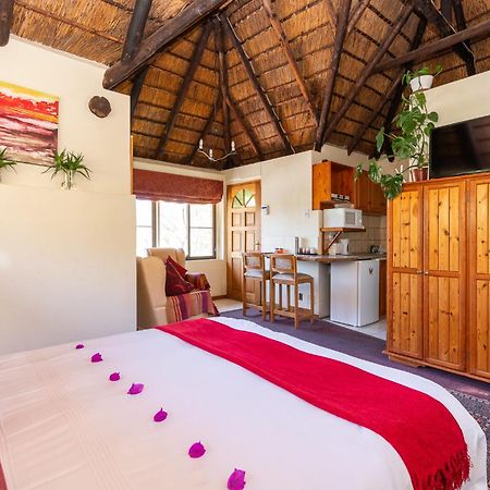 Montagu Little Sanctuary - Hot Spring Access At Reduced Price Apartment Exterior photo